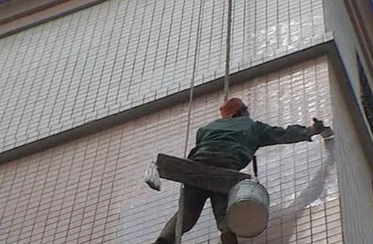 盐城市卫生间漏水维修公司分享下盐城市外墙防水的必要性。